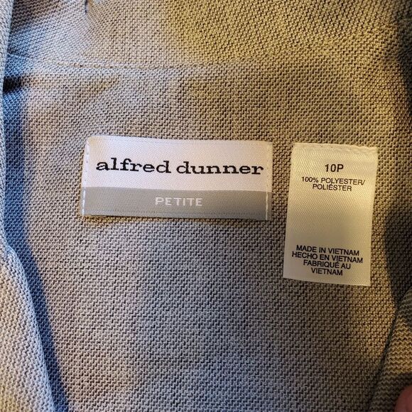 Alfred Dunner Ladies Petite Suit in Light Gray Jacket Size 10P Pants Size 12P - Picture 7 of 15